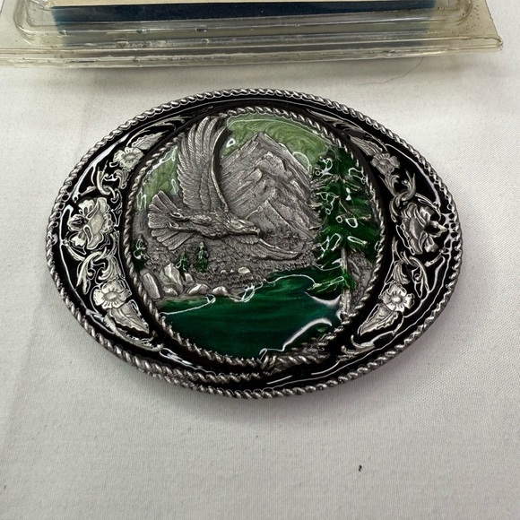 1991 Siskiyou Green Enameled Bald Eagle Mountain Belt Buckle Vintage - Picture 2 of 7